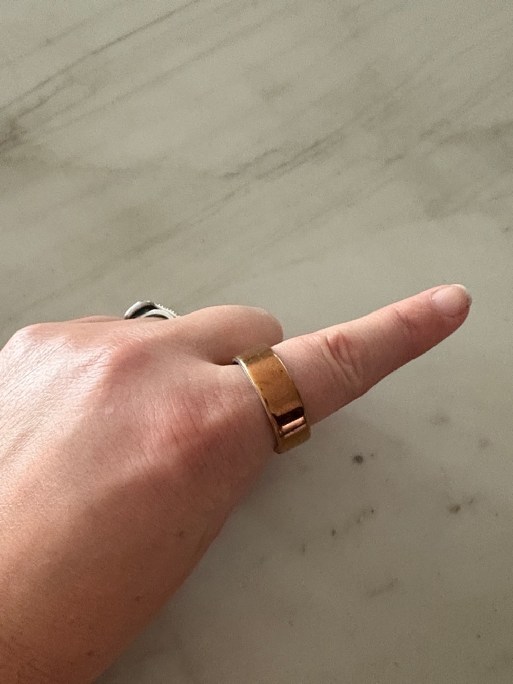Oura Gen 4 Rose gold ring- size 10